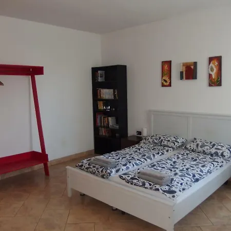 Casa D'oro Bed and Breakfast 5*