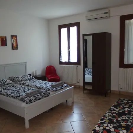 Casa D'oro Bed and Breakfast Μέστρε